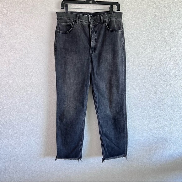 Express Women’s Super High Rise Mom Jean - Picture 1 of 12